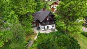 Отель Dachstein Chalet FH Gut - Eisenlehen  Бад-Гойзерн